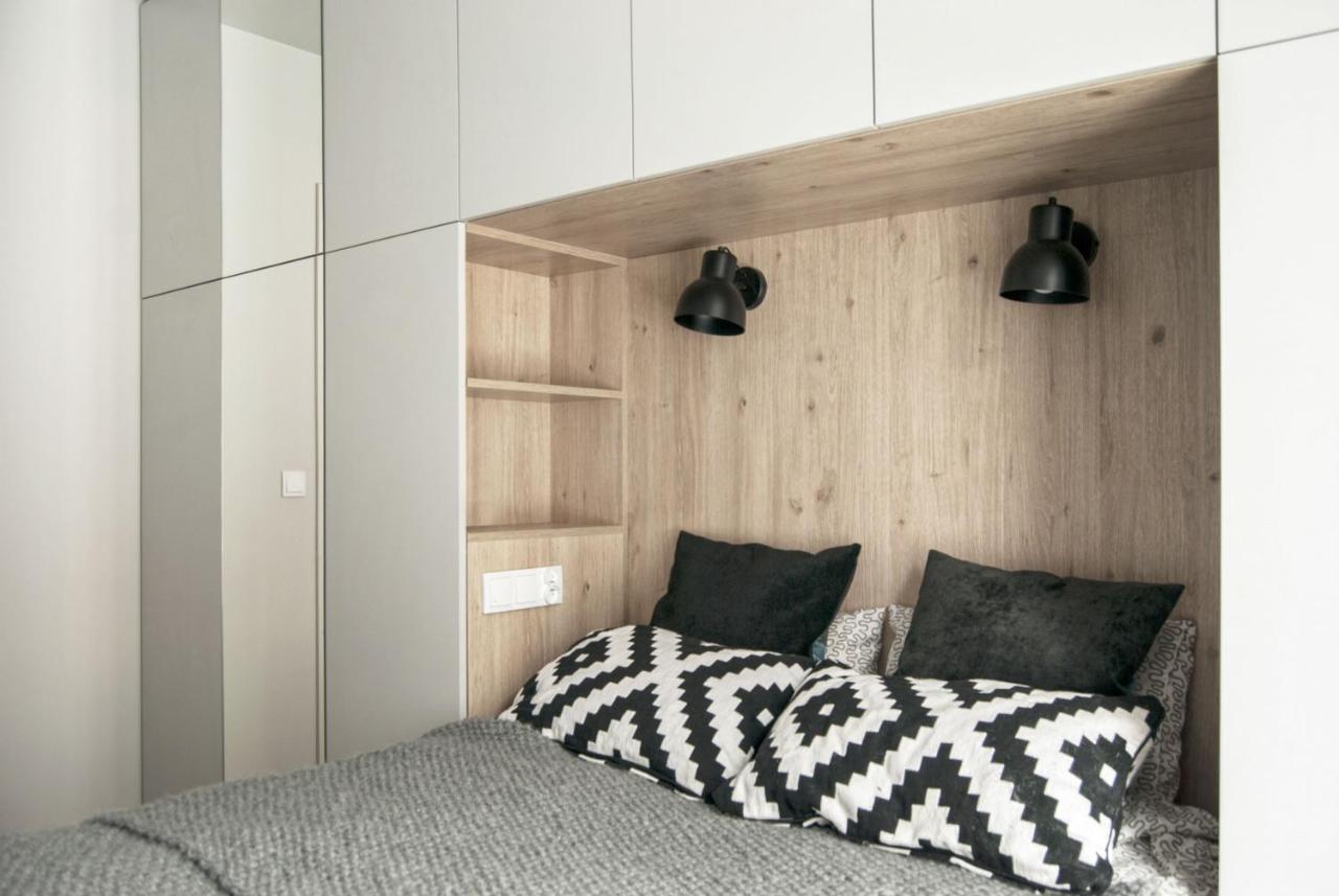 Charming Apartment With Garden, Only 1 Km To Wawel Castle By Noclegi Renters Cracovia Exterior foto